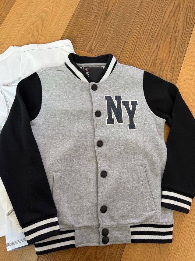 Lotto 3 maglie e felpa bimbo 8/9 anni