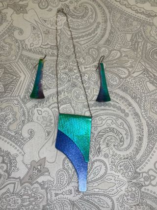 Conjunto collar y pendientes