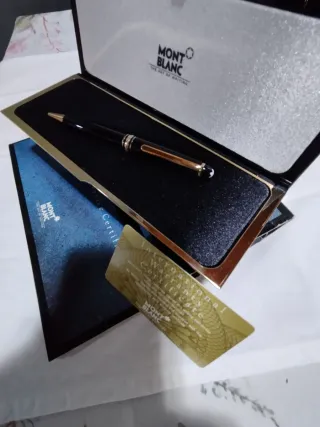 Bolígrafo Montblanc Negro y Dorado. Impecable
