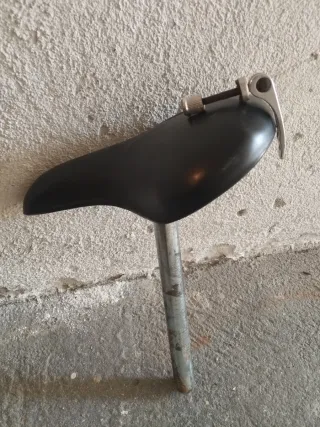 Rueda y sillín bicicleta