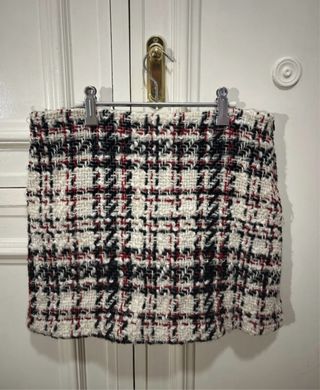 Falda Tweed Zara blanca negra y roja