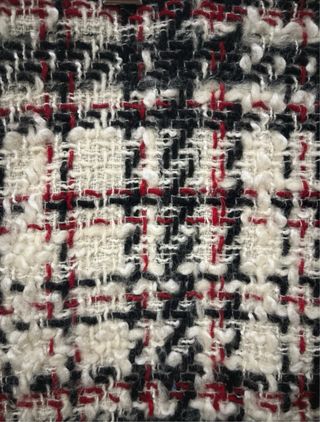 Falda Tweed Zara blanca negra y roja