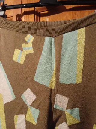Pantalón estampado geométrico