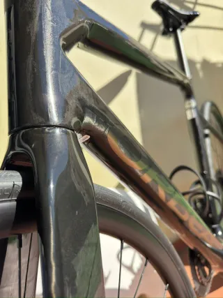 Bicicleta de carretera negra