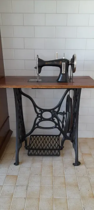 Máquina de coser antigua