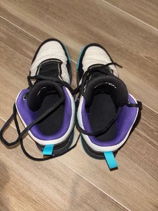 Botines de Baloncesto Morado y Blanco 36