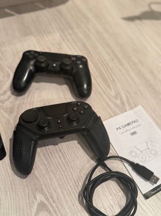 PS4 Slim Negra + FIFA 22 + 1 mando+ Auriculares