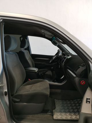 Toyota Land Cruiser 2004