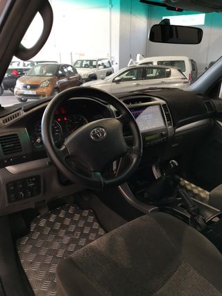 Toyota Land Cruiser 2004