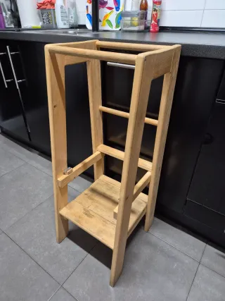 Torre di apprendimento Montessori in legno