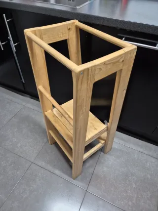 Torre di apprendimento Montessori in legno