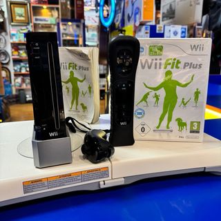 Nintendo Wii Fit Plus + Balance Board
