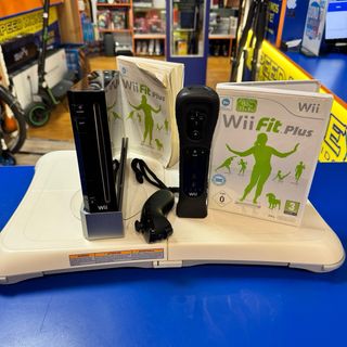 Nintendo Wii Fit Plus + Balance Board