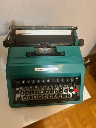 Máquina de escribir Olivetti Studio 45