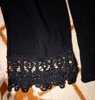 Blusa negra manga larga con encaje
