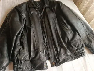 Chaqueta de piel negra hombre