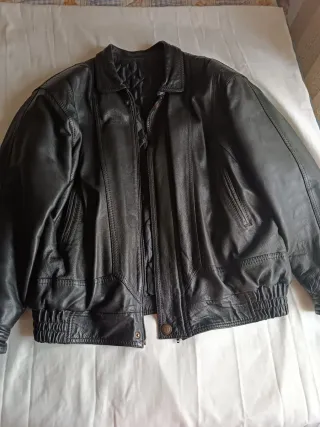 Chaqueta de piel negra hombre