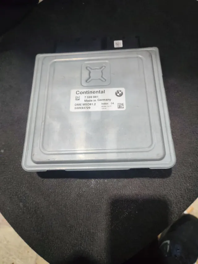 Centralita BMW 5WK93729