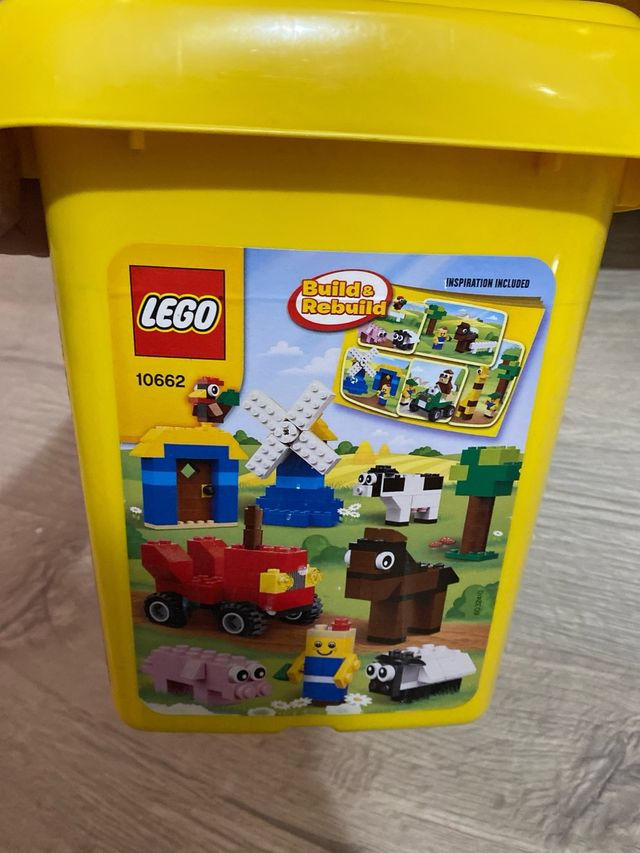 Lego Cubo Amarillo con Piezas