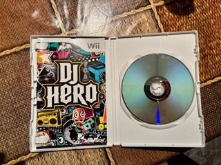 DJ Hero Wii + Tabla Mezclas