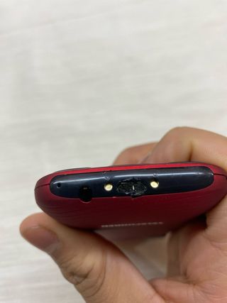 Teléfono móvil rojo