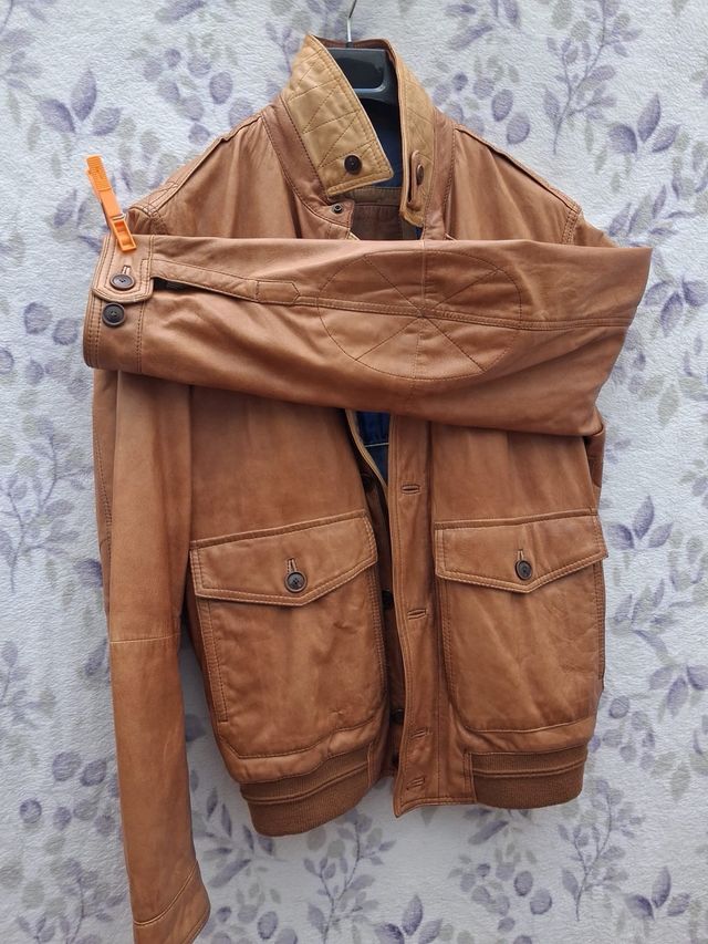 Chaqueta de piel marrón