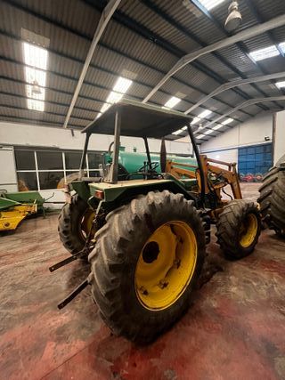 TRACTOR JHON DERRE 2300 CON PALA TENIA.