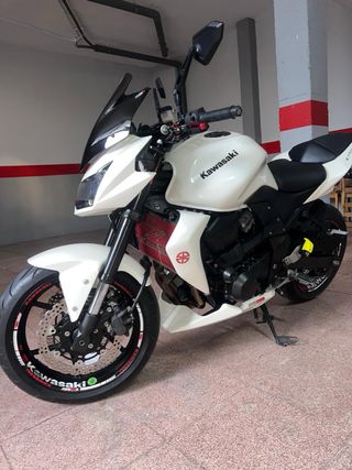 Kawasaki Z750 Blanca