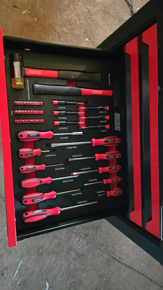 Carro de herramientas nuevo sin estrenar