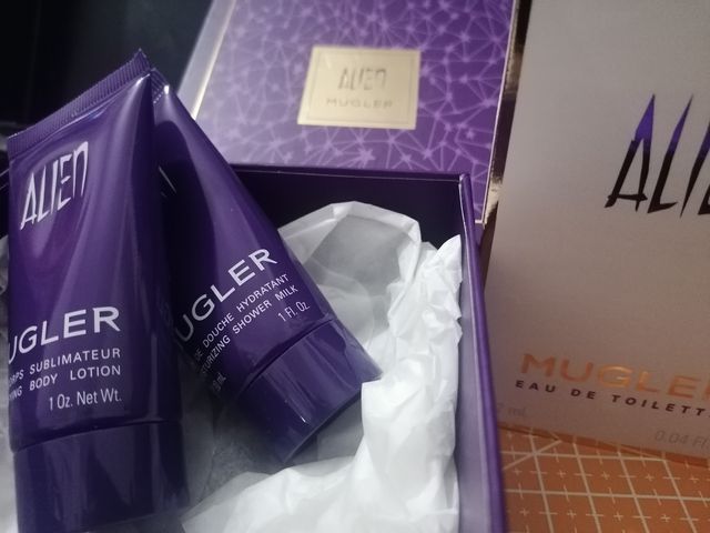 Lote Miniaturas Perfume Alien Mugler. Con regalo!