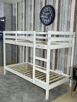 Litera de madera nueva