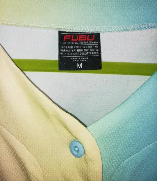 Camisa Fubu Arcoíris