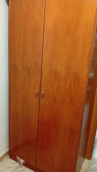 Lote 2 Armarios y una cómoda de madera marrón