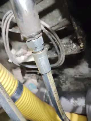 Bicicleta de montaña:  CONOR Roja  BH Azul y Negra