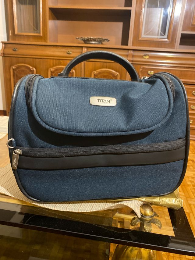 Neceser de viaje Titan azul