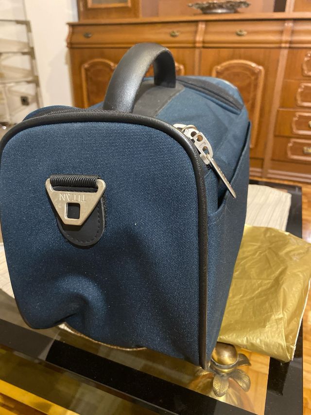 Neceser de viaje Titan azul