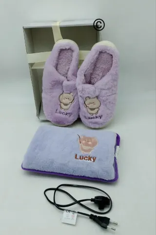 Set donna coperta e pantofole rosa