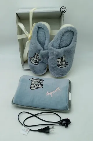 Set donna coperta e pantofole rosa