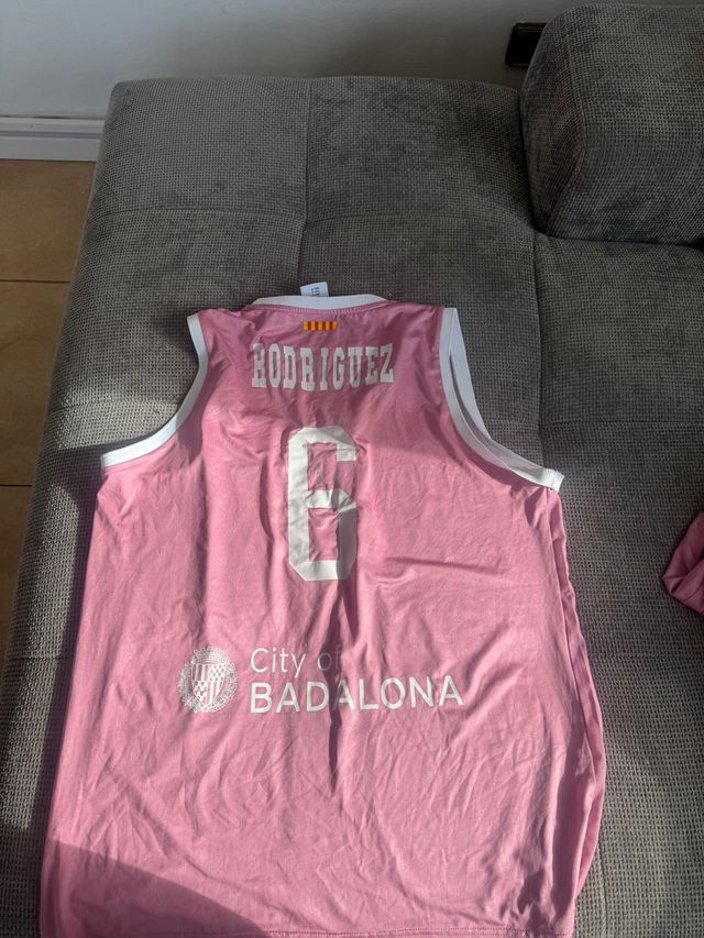 2Camisetas rosa Rodriguez 6 Badalona/BUSQUETS