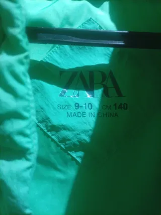 Chaleco impermeable niña verde. Niña 9 años.