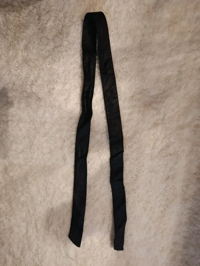 Abrigo negro de cuero mujer con capucha