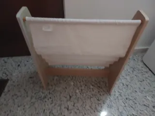 Revistero de tela y madera