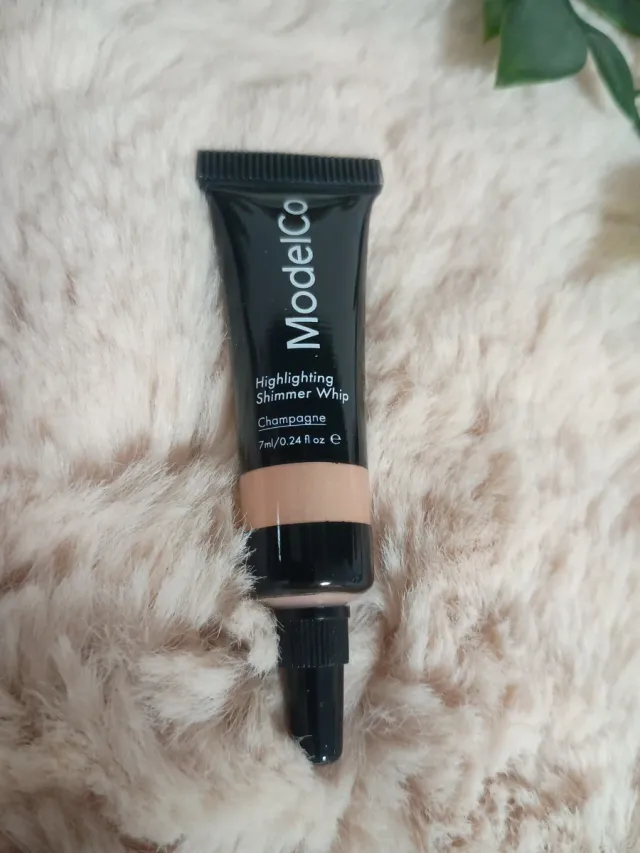ModelCo Highlighting Shimmer Whip Champagne