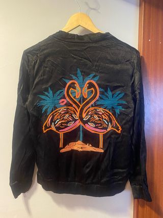 Chaqueta Bomber H&M Flamencos Bordados Negra
