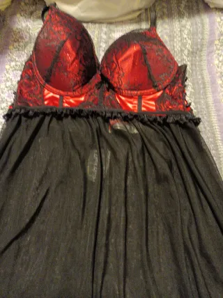 Camisón transparente negro y rojo
