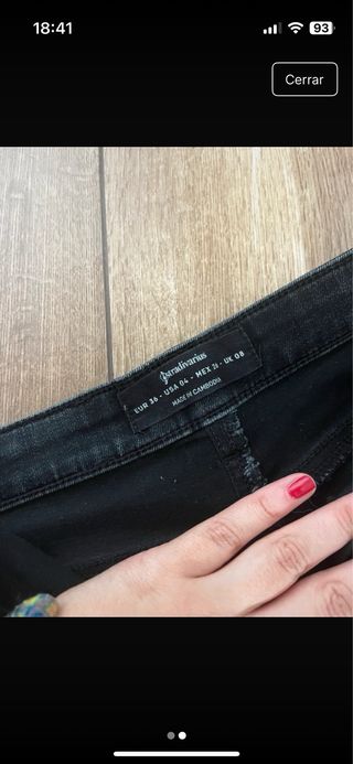 Pantalones vaqueros negros acampanados