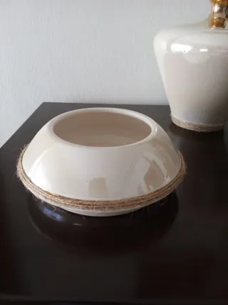 Juego de 2 jarrones decorativos beige y dorado