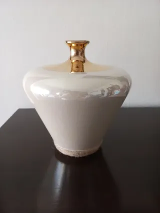 Juego de 2 jarrones decorativos beige y dorado