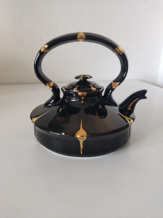 Teiera vintage in porcellana Manises