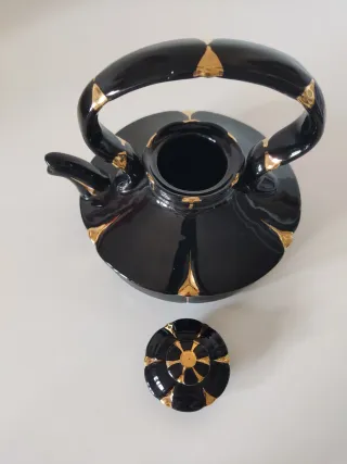 TETERA VINTAGE PORCELANA MANISES